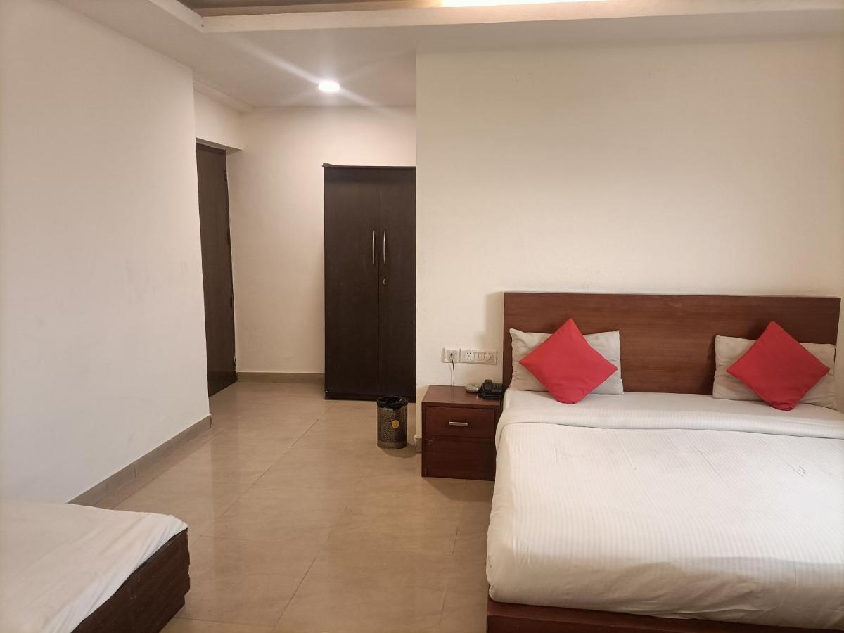 Hotel Star Light New Delhi Eksteriør billede