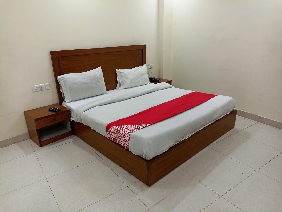 Hotel Star Light New Delhi Eksteriør billede